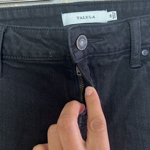 Aritzia Talula The OC Black Frayed Cut Off Denim Jean Shorts Size W 26 - Picture 9 of 16